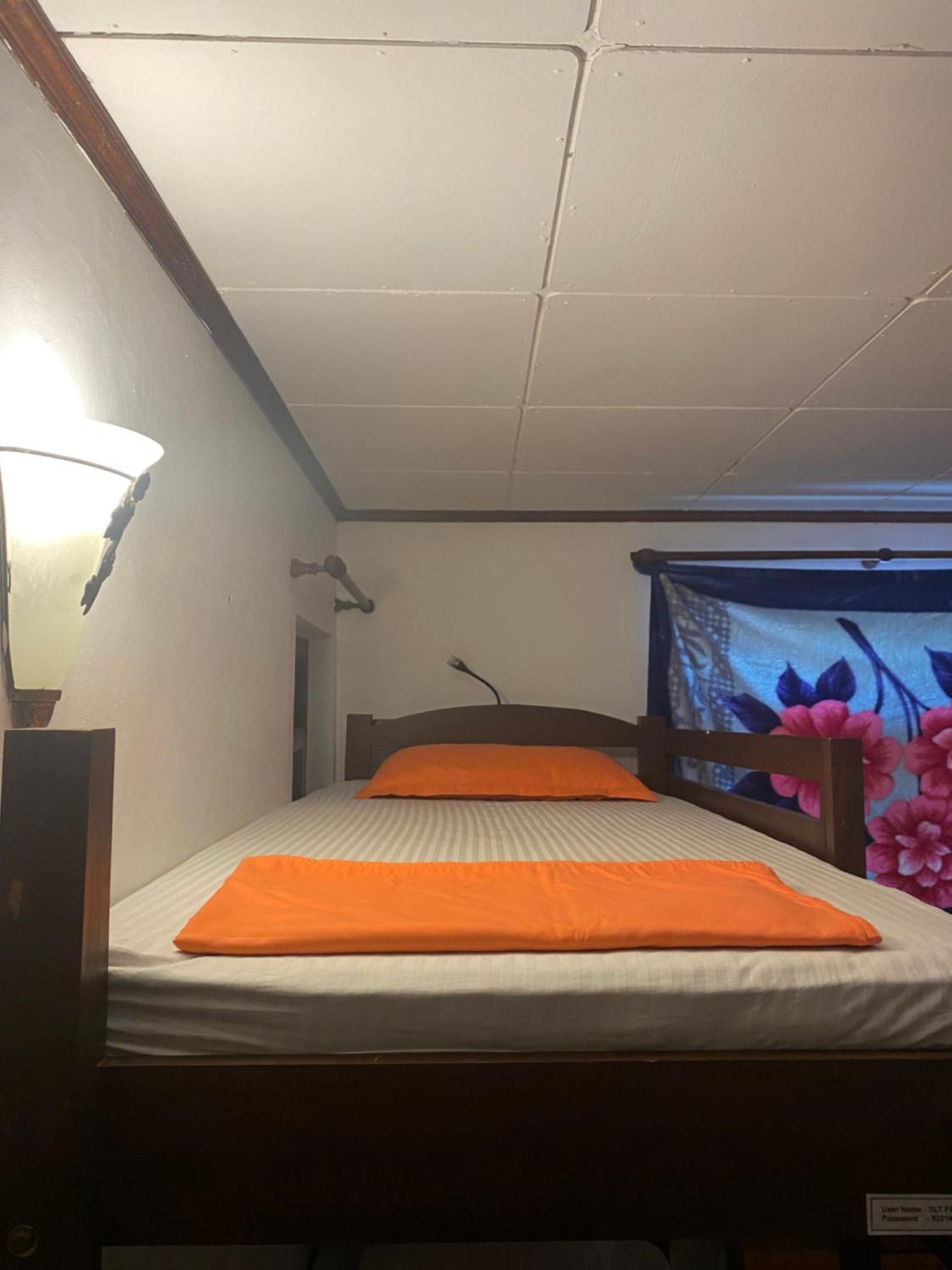 Sky Hostel Negombo Exterior photo