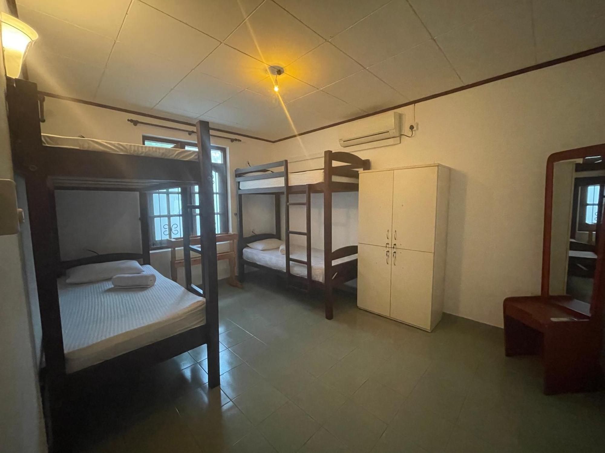Sky Hostel Negombo Exterior photo